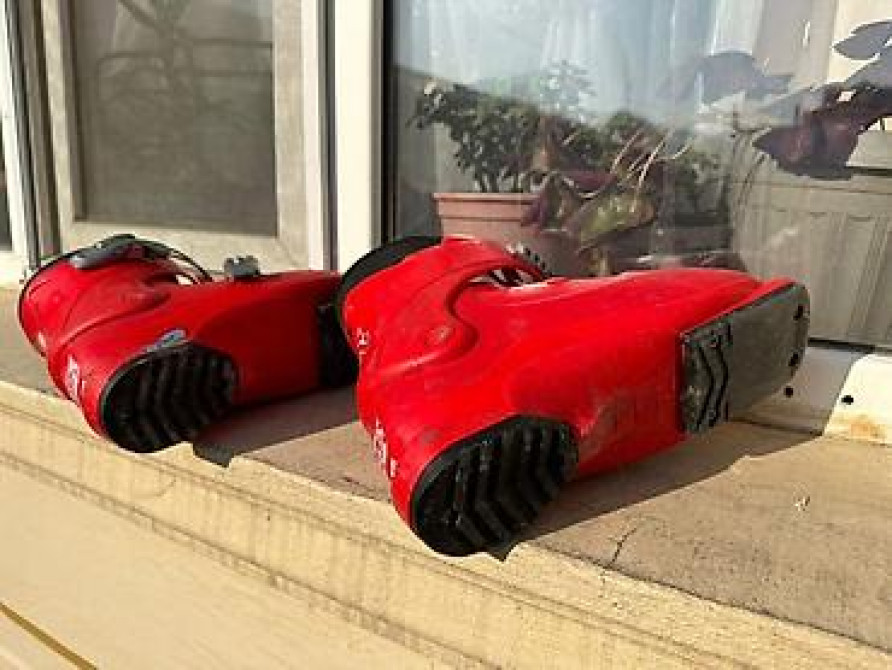 Продаю детские лыжные ботинки две штуки на 5-6 лет 30-31 по нашему (19 Бишкек - изображение 2