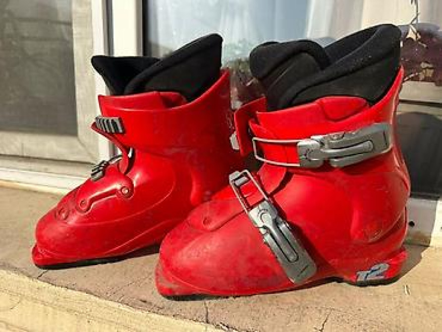 Продаю детские лыжные ботинки две штуки на 5-6 лет 30-31 по нашему (19 Бишкек - изображение 1