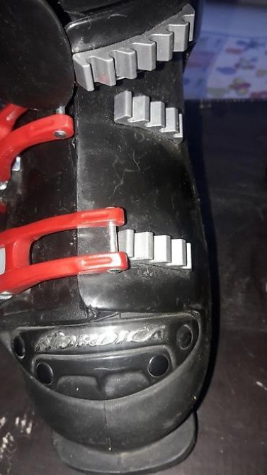 33 размер лыжные ботинки 8000 сом возможен обмен на гитару Бишкек - изображение 5