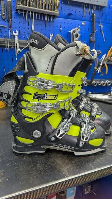 Горнолыжные ботинки Scarpa typhoon жесткость 100, размер 27.5-28.0 Бишкек - изображение 1