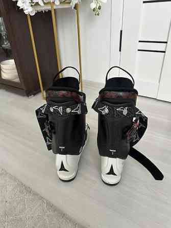 Горнолыжные ботинки Atomic Привезли б/у лыжные ботинки с Японии к Бишкек