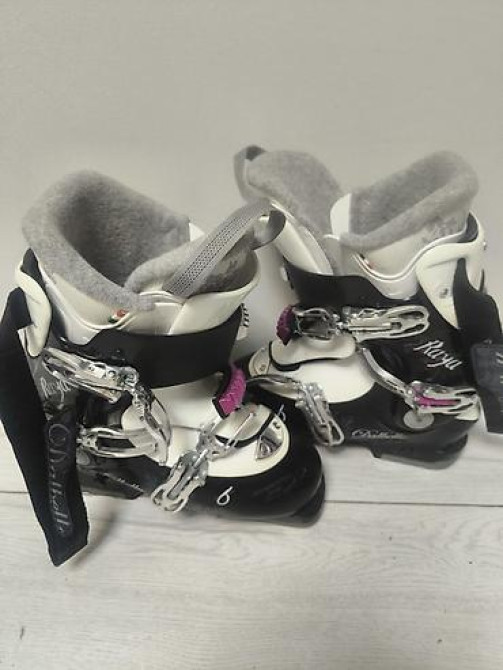 Женские горнолыжные ботинки Dalbello Raya - Производство: Made in Бишкек - изображение 1