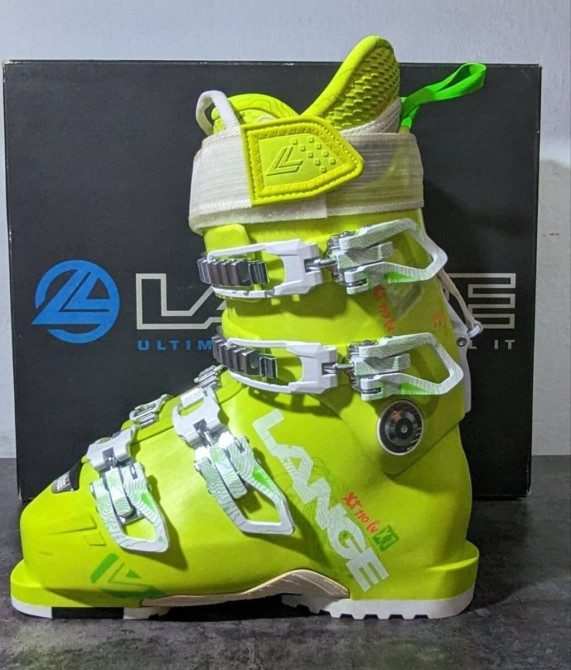 Продам горнолыжные ботинки Lange XT 110 W L.V. цвета лайм/зеленый. XT Бишкек - изображение 1