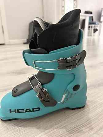 Ботинки покупали в прошлом году в Гергерт на Горького. Каталась дочка Бишкек