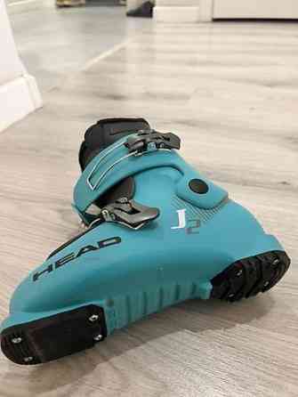 Ботинки покупали в прошлом году в Гергерт на Горького. Каталась дочка Бишкек