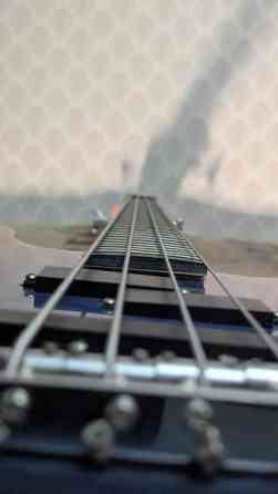 Продам бас гитару китайского производства. В пользовании около Бишкек