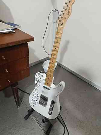 Электрогитара Squier Telecaster + комбоусилитель Line 6 Spider V 20 Бишкек