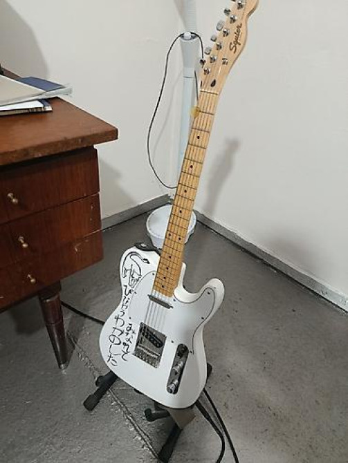 Электрогитара Squier Telecaster + комбоусилитель Line 6 Spider V 20 Бишкек - изображение 1