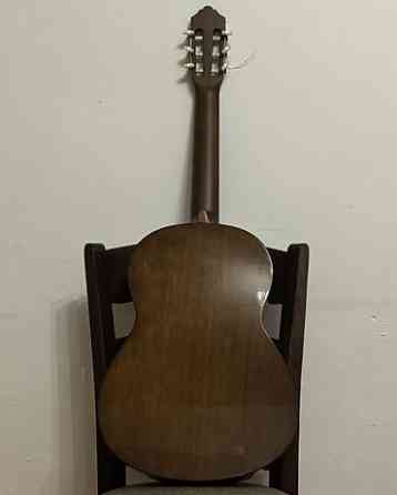 Продаю классическую гитару Yamaha c70. Купил гитару, и почти не было Бишкек