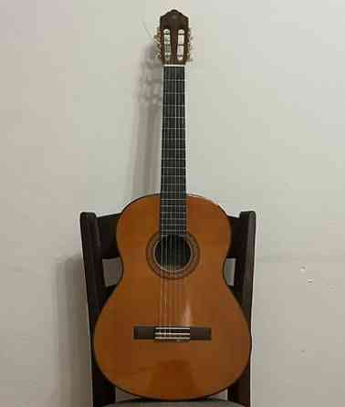 Продаю классическую гитару Yamaha c70. Купил гитару, и почти не было Бишкек