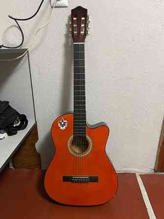 Срочно!! Гитара Grape, классика Струны новые, три – нейлон Порожки Бишкек