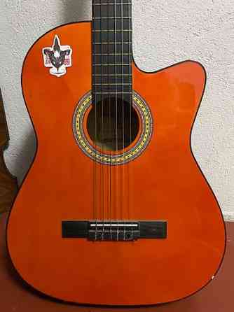 Срочно!! Гитара Grape, классика Струны новые, три – нейлон Порожки Бишкек