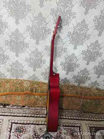 Гитара почти новая даже не пользовались даже не пользовались Но одной Бишкек