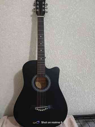 Акустическая гитара с вырезом (cutaway), цвет — матовый черный Бишкек