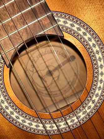 Классическая акустическая гитара В хорошем состоянии звучит очень Бишкек