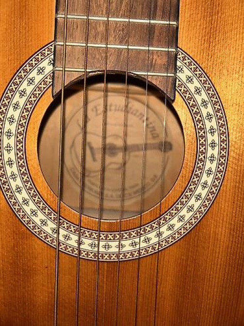 Классическая акустическая гитара В хорошем состоянии звучит очень Бишкек - изображение 4