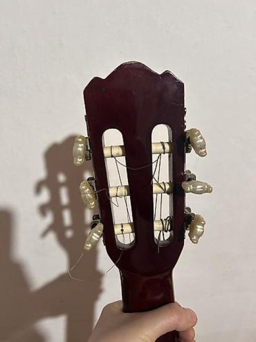 Классическая акустическая гитара В хорошем состоянии звучит очень Бишкек - изображение 7