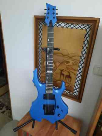 Электрогитара НОВАЯ !!! с модерновым дизайном типа "Warlock", НН Бишкек