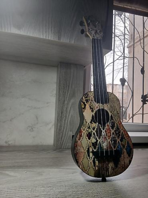 Укулеле сопрано б/у, отдам за 4000 тысячи, чехол идёт в комплекте Бишкек - изображение 3