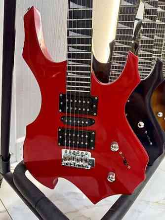 Электрогитара в комплекте струны, плотный чехол, 3 медиатора, ремень Бишкек