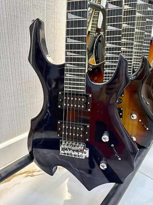 Электрогитара в комплекте струны, плотный чехол, 3 медиатора, ремень Bishkek - photo 3