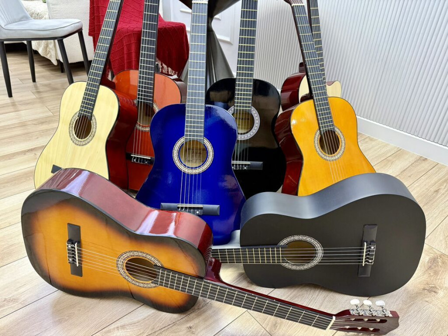 Гитара классическая, с комплектом, 39 дюймов, 4/4 Широкий гриф Бишкек - изображение 1