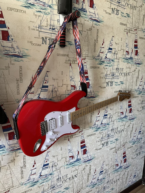 Электрогитара Stratocaster + усилитель + чехол (полный комплект) Бишкек - изображение 1