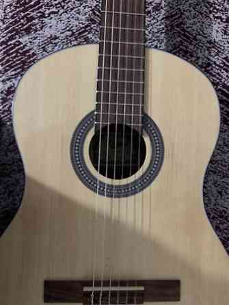 Классическая шестиструнная гитара (нейлон) - Формат: классическая Бишкек