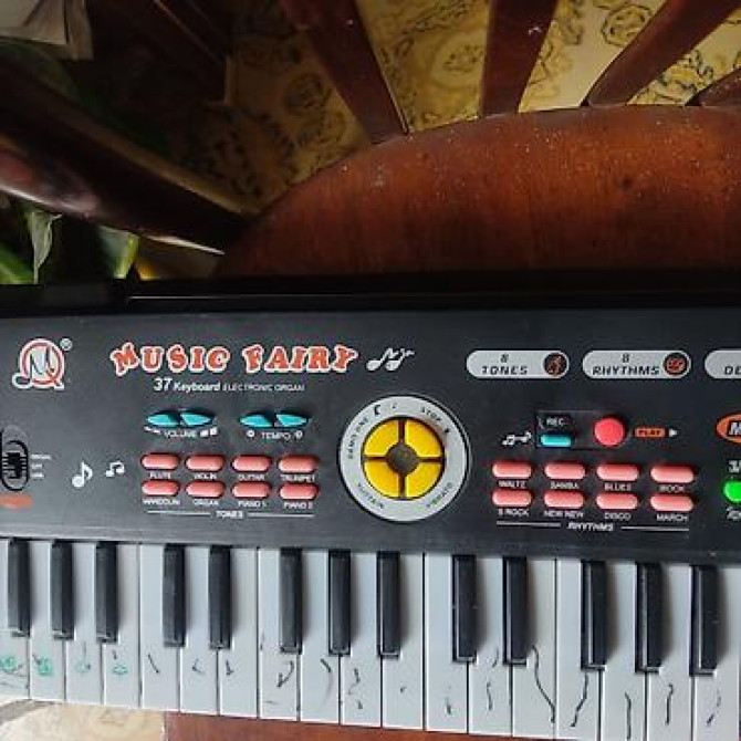 Продам недорого. Состояние отличное но Нет зарядного устройства Бишкек - изображение 1