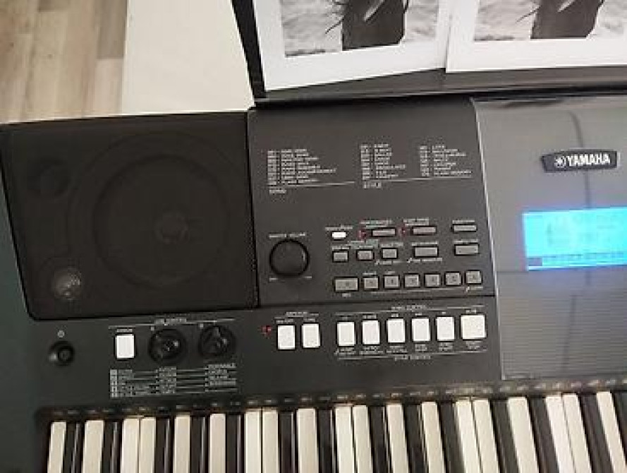 Срочно обмен есть на айфон от 13 и выше Синтезатор Yamaha PSR-E423 - Бишкек - изображение 7