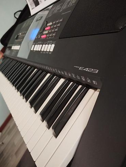 Срочно обмен есть на айфон от 13 и выше Синтезатор Yamaha PSR-E423 - Бишкек - изображение 2