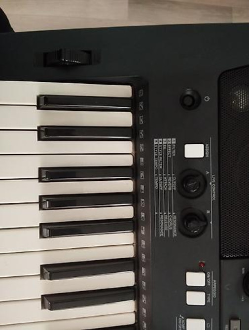 Срочно обмен есть на айфон от 13 и выше Синтезатор Yamaha PSR-E423 - Бишкек - изображение 1