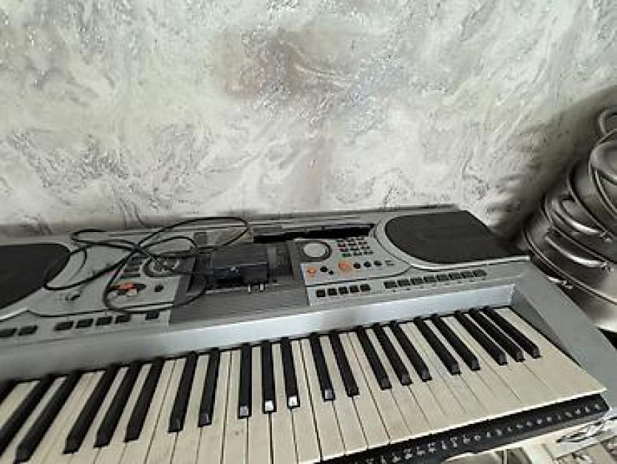 Синтезатор/электронное пианино с динамиками и блоком питания Бишкек - изображение 2