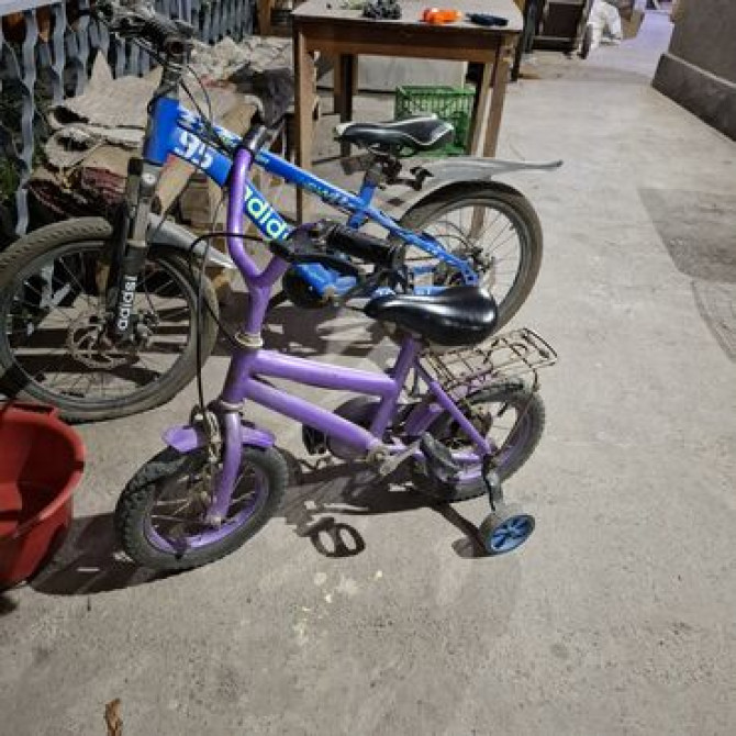 Два детских велосипеда! один на 5-7 летвторой 8-10 лет.за всё 6000 Бишкек - сүрөт 1