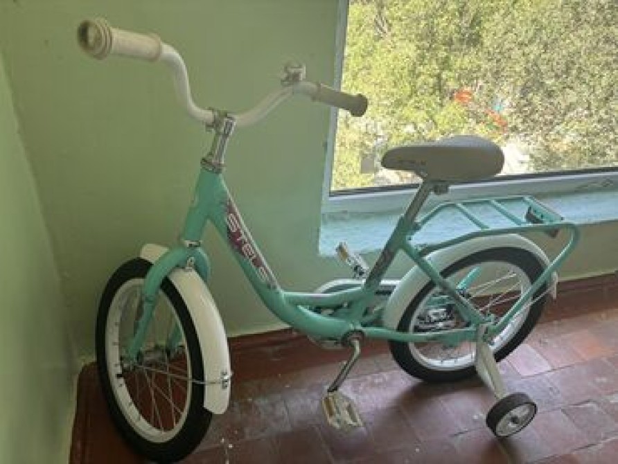 Детский велосипед, 4-колесный, 6 - 9 лет, Б/у Бишкек - изображение 1