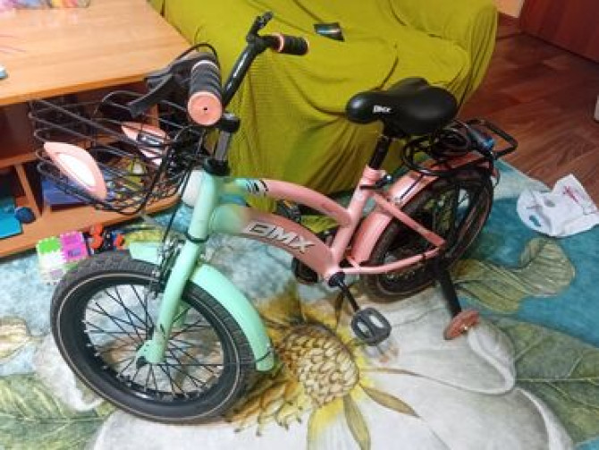 Детский велосипед, 3-колесный, 4 - 6 лет, Для девочки, Б/у Бишкек - изображение 1