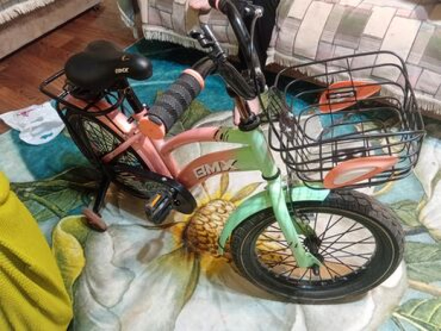 Детский велосипед, 3-колесный, 4 - 6 лет, Для девочки, Б/у Бишкек - изображение 2