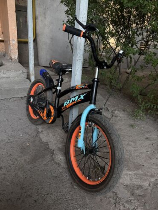 Детский велосипед, 2-колесный, 4 - 6 лет, Для мальчика, Б/у Бишкек - изображение 1