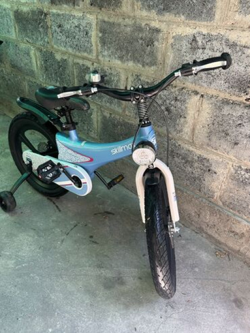 Детский велосипед, 4-колесный, 4 - 6 лет, Б/у Бишкек - изображение 1