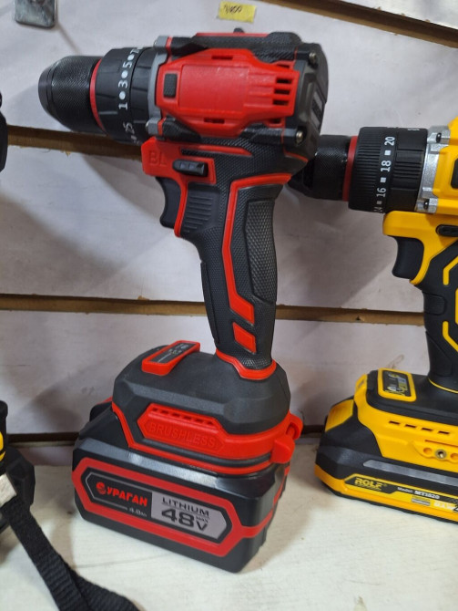 Аккумуляторная дрель-шуруповерт 