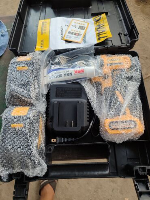 ГАЙКАВЕРТ аккумуляторная,1 батарейка,новый. Есть 2 батарейные - 5200 Бишкек - изображение 4