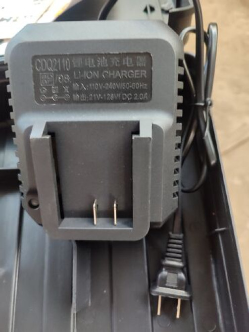 ГАЙКАВЕРТ аккумуляторная,1 батарейка,новый. Есть 2 батарейные - 5200 Бишкек - изображение 5