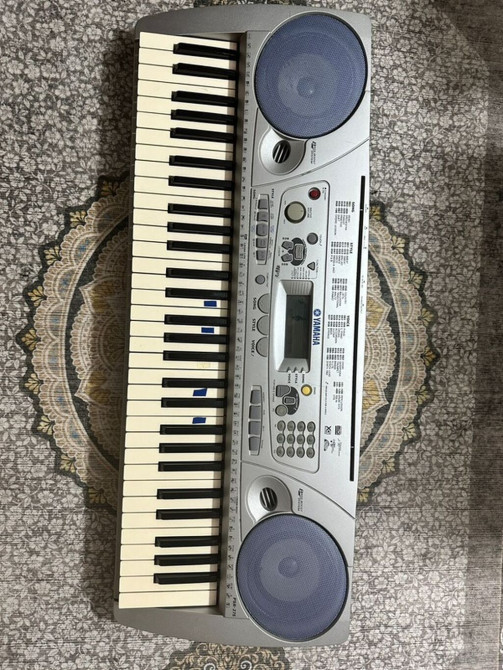 Синтезатор Yamaha (портативная модель с динамиками) - Клавиатура: 61 Бишкек - изображение 1