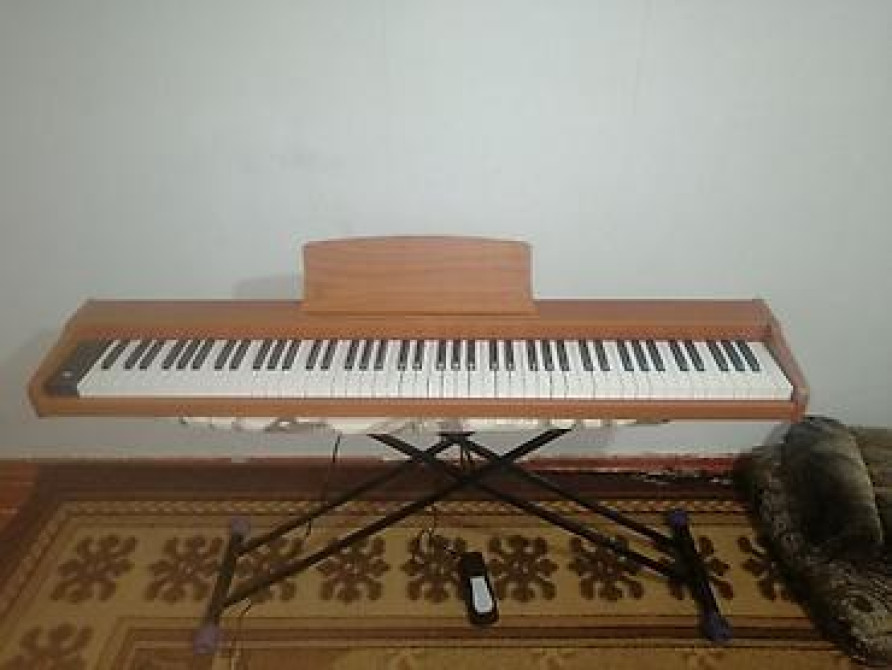 Продаю ПРОФИСИОНАЛЬНЫЙ синтезатор 18 000 окончательно Б/у и НОВОЕ Бишкек - изображение 4