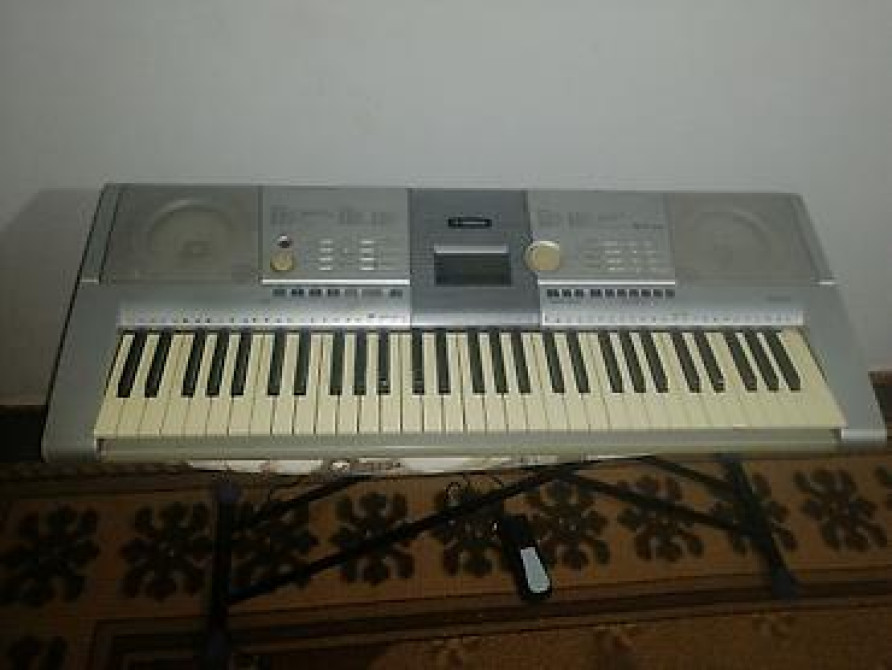 Продаю ПРОФИСИОНАЛЬНЫЙ синтезатор 18 000 окончательно Б/у и НОВОЕ Бишкек - изображение 3