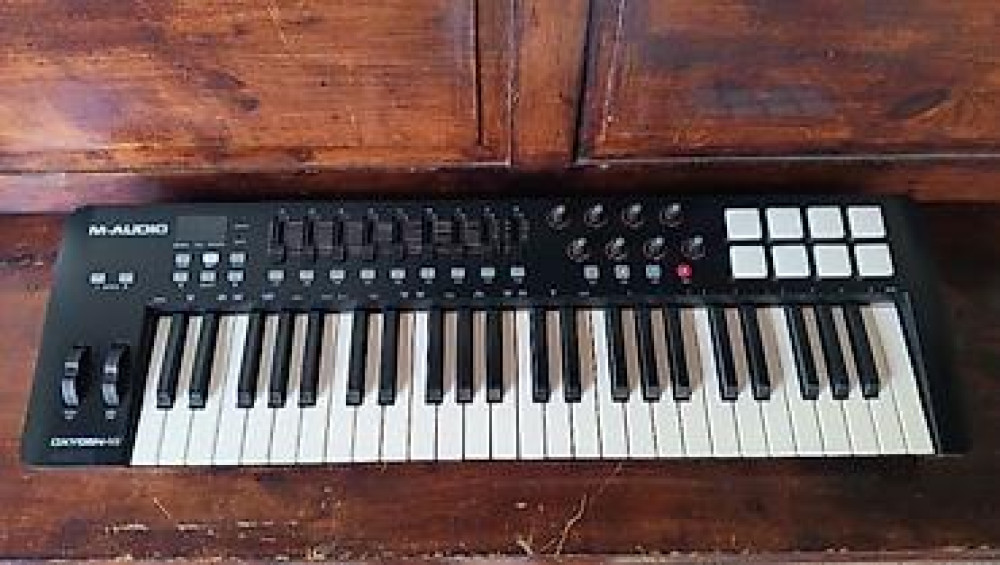 M-Audio Oxygen 49 IV — USB/MIDI контроллер для студийной и концертной Бишкек - изображение 2