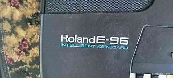 Полностью рабочий. Cинтезатоp Rоlаnd E-96. У инструмента 61 Бишкек