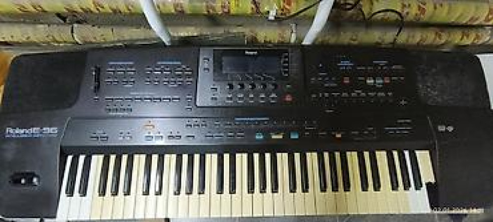 Полностью рабочий. Cинтезатоp Rоlаnd E-96. У инструмента 61 Бишкек - изображение 3