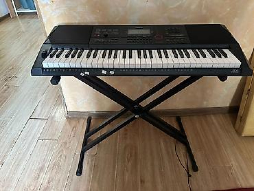 Синтезатор Casio (серия AiX) на стойке типа «икс».состояние Бишкек - изображение 2