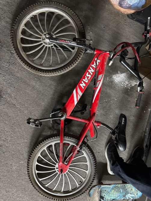 Продаю велосипед в отличном состоянии
Цена 2600 Бишкек - изображение 1